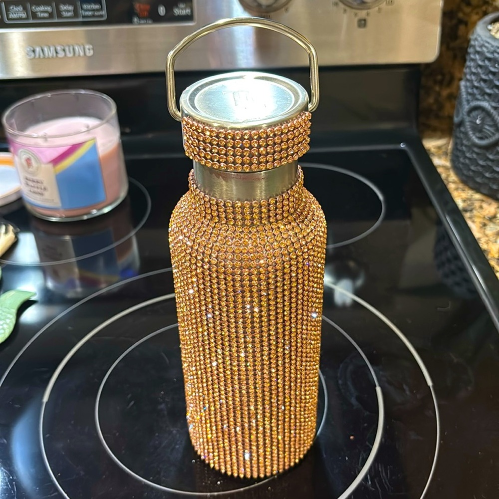 Tomo brand 500ml Rose Gold water bottle